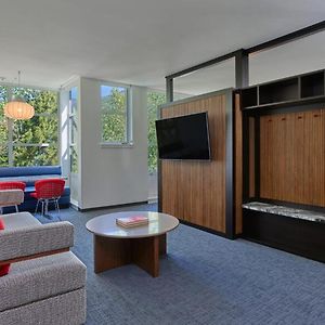 Aspen Junior King Suite